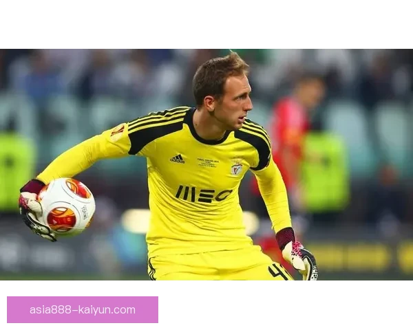 奥布拉克在本菲卡青训出道，职业生涯持续增长备受关注