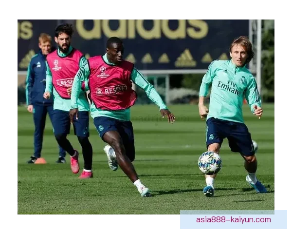 加拉塔萨雷防线稳定，近期表现稳健值得关注